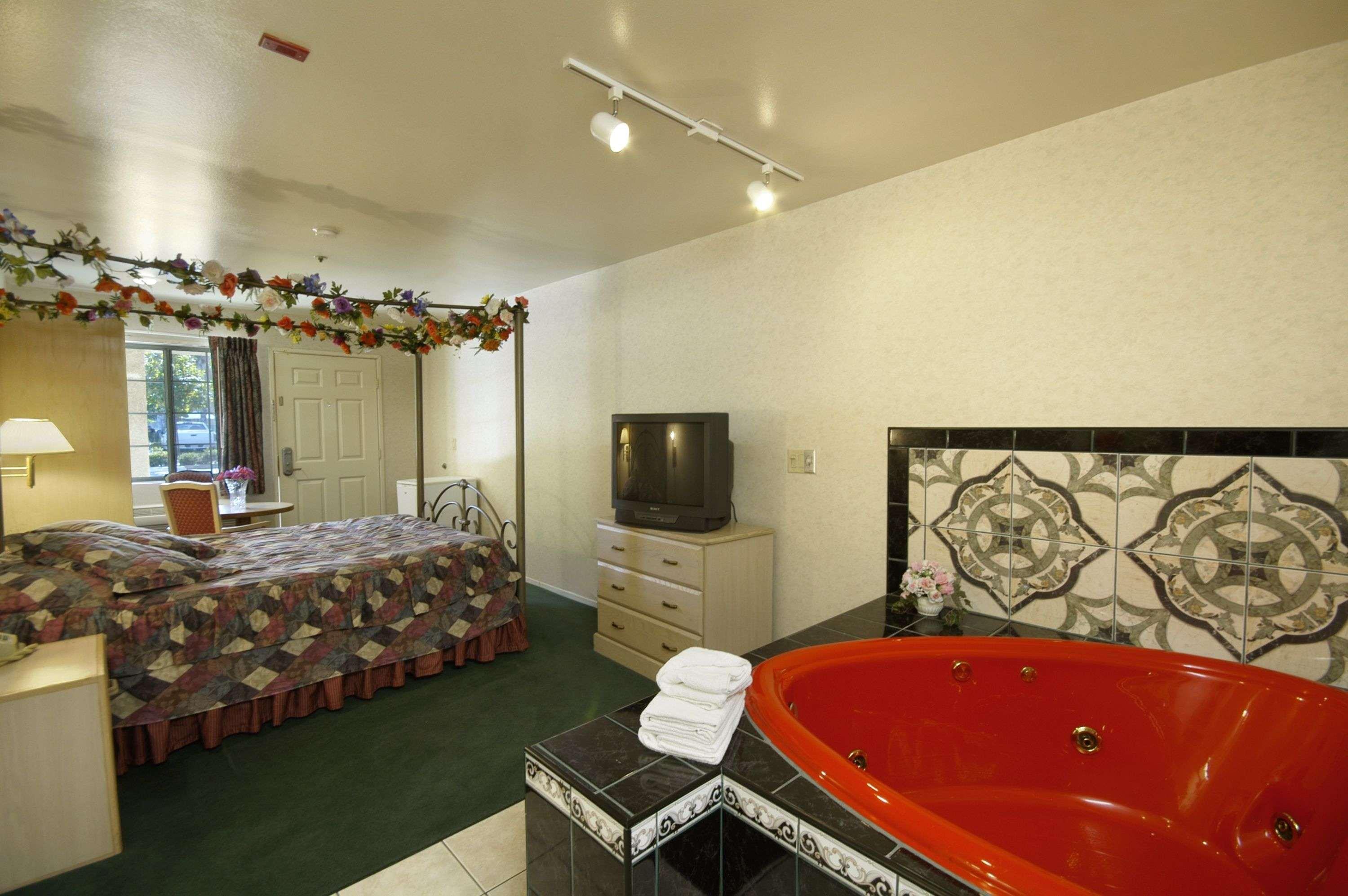 Days Inn By Wyndham Riverside Tyler Mall Oda fotoğraf