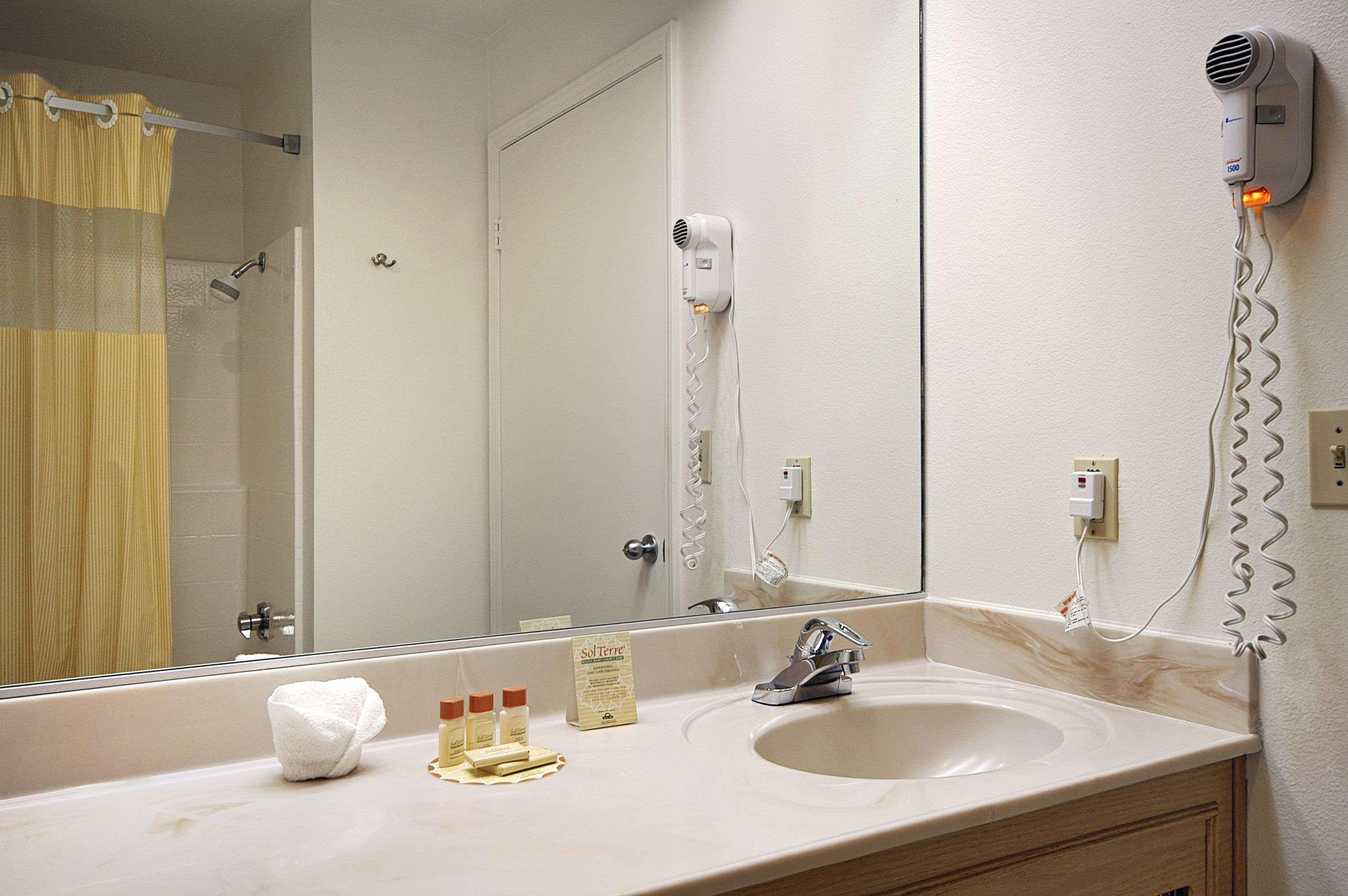 Days Inn By Wyndham Riverside Tyler Mall Oda fotoğraf